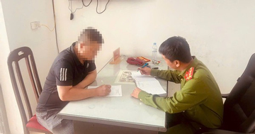 Con học tiểu học mâu thuẫn với bạn, nam phụ huynh hành hung người phụ nữ 58 tuổi