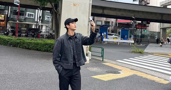 Bắt gặp Kim Soo Hyun trên phố, ngoại hình khác lạ khiến fan xót xa
