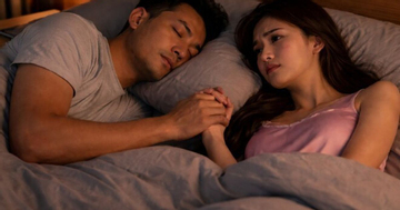 Đêm tân hôn chồng chỉ nắm tay tôi ngủ đến sáng, tỉnh dậy tôi ngỡ ngàng khi xem lịch sử tìm kiếm trong điện thoại anh