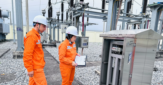 Mức cao nhất 5.422 đồng/kWh, nhóm khách hàng nào áp dụng giá điện kinh doanh?