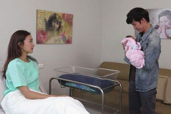 Anh rể nghèo cả nhà phản đối, ngày chị gái sinh con thứ 3, anh nói một câu bố tôi phải khóc