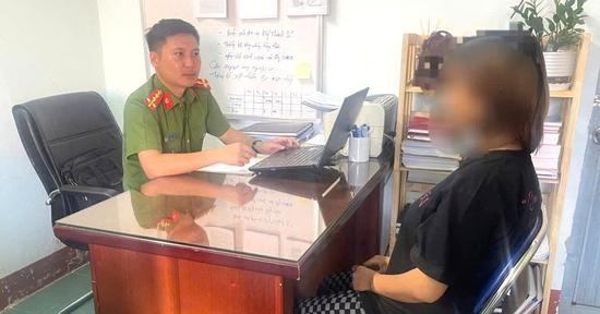 Lời khai của thiếu nữ đẻ trong nhà vệ sinh, giấu con sau bồn cầu