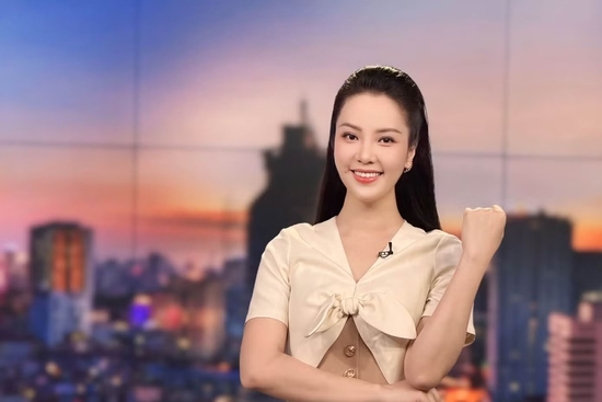 Á hậu Thụy Vân ngừng dẫn Chuyển động 24h