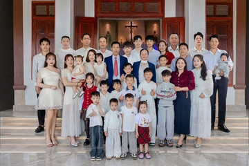 Vợ chồng ở Nghệ An sinh 10 người con, 4 con gái lấy chồng chung xóm