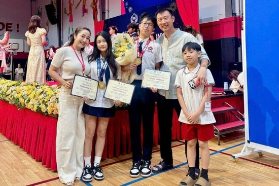 Ốc Thanh Vân khoe thành tích học tập của các con tại trường quốc tế