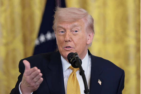 Vừa doạ 'đánh mạnh Iran đêm nay', ông Trump lại ra quyết định bất ngờ