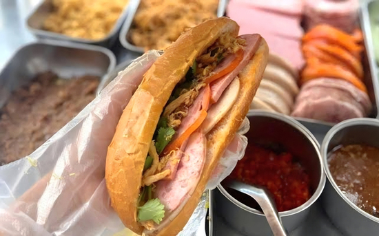 43 người ở Đà Nẵng nhập viện sau khi ăn bánh mì