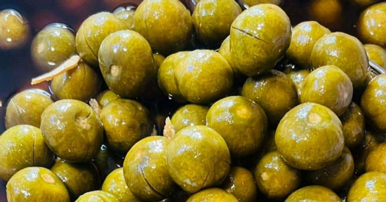 Cách làm sấu ngâm đường giòn ngon, không bị nổi váng