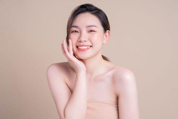 Da dễ sạm, đổ dầu và nổi mụn mùa Hè? Đây là những cách giúp làn da sáng khỏe hơn mỗi ngày