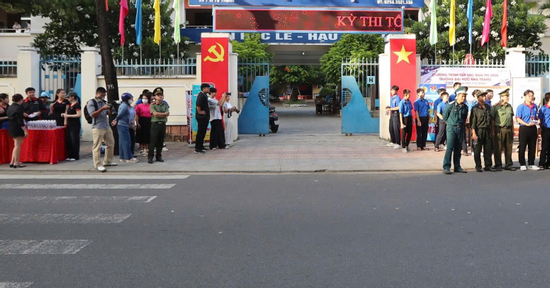 Làm rõ những ai liên quan vụ thí sinh dùng điện thoại thi tốt nghiệp nhưng không bị xử lý