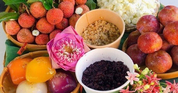 Vì sao sáng ngày Tết Đoan ngọ phải ăn mận, vải?