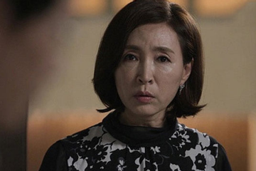Về ra mắt nhà người yêu, đang rôm rả thì anh ra ngoài nghe điện thoại, cô gái tím mặt khi mẹ anh ghé tai thủ thỉ: Biến!