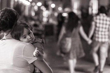 Phát hiện chồng ngoại tình, tôi chuẩn bị “vạch mặt” thì mẹ chồng nói một câu khiến tôi sững lại