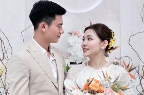 'Nam thần hậu vệ' Phan Tuấn Tài cưới bạn gái hot girl