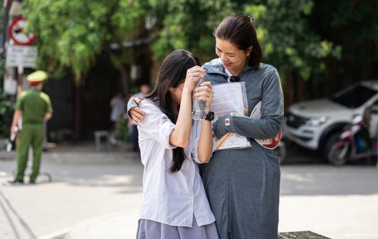 Điểm thi vào lớp 10 không như mong đợi: Học sinh cần nhất là vòng tay gia đình