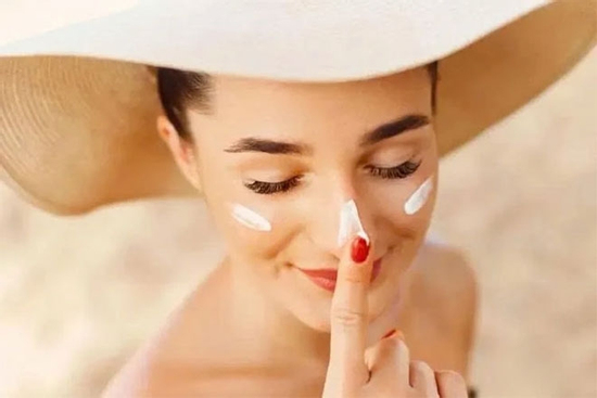 Mẹo nhỏ giữ lớp chống nắng bền bỉ cả ngày