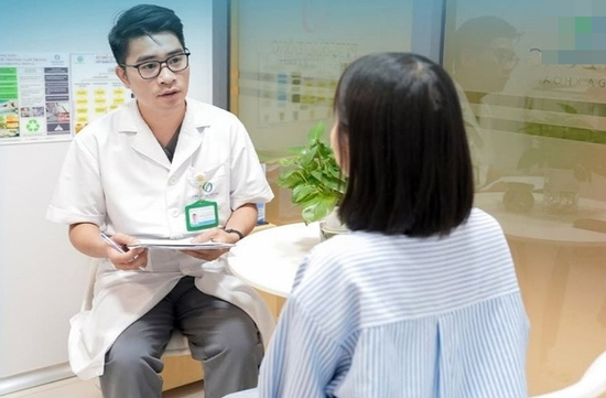 Bé gái 13 tuổi nhịn ăn sáng để khám tâm lý và câu nói khiến chuyên gia day dứt