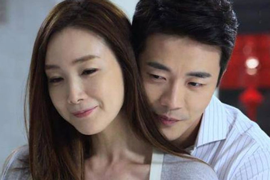 Mẹ chồng bĩu môi khi nhà gái không trao vàng cưới cho con dâu, cuối tiệc mới hiểu mình đã vội đ.á.n.h giá