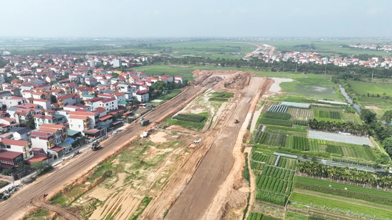 Nhiều nhà đầu tư bất động sản méo mặt vì 'đu đỉnh'