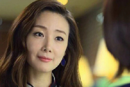 Chồng ôm sạch tiền tiết kiệm mua xe tặng bồ, tôi lặng lẽ tung đòn chí mạng khiến cặp đôi 'câm nín' chịu trận
