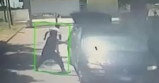 4 thi thể trong ô tô cháy rụi ở Ý: Camera tiết lộ manh mối rúng động