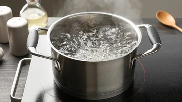 Cách vệ sinh đồ nhà bếp bằng nước nóng