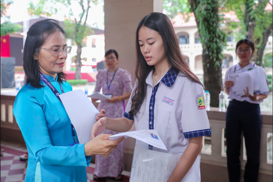 NÓNG: TPHCM công bố điểm chuẩn lớp 10 công lập năm 2026