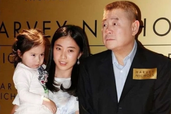 7 tuổi được tặng kim cương 1000 tỷ, cuộc sống của Joseph Lau tuổi 18 ra sao?