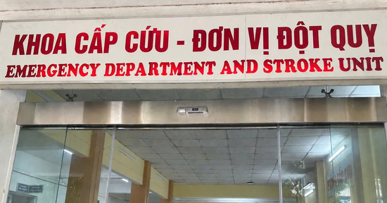 Tử vong vì cành cây đâm vào ngón tay nhưng đắp lá