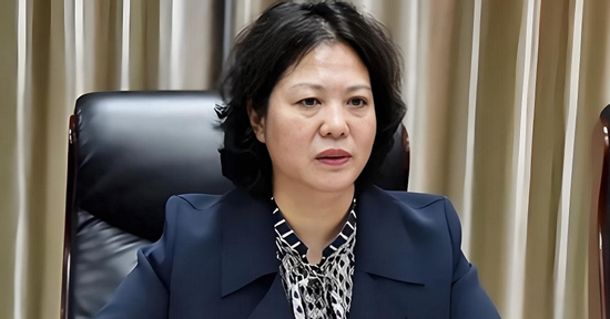 Nữ ‘quan tham’ Trung Quốc dùng tiền nhận hối lộ bao nuôi tình trẻ vị thành niên