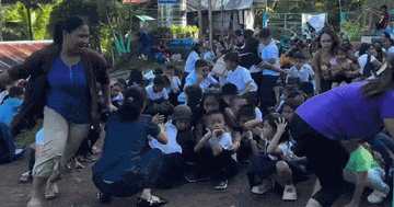Cảnh tượng kinh hoàng vừa xảy ra ở Philippines