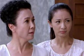Lóa mắt vì chục cây vàng ngày cưới, dâu trẻ khóc ròng khi sập bẫy 'đòi lại quà' của mẹ chồng