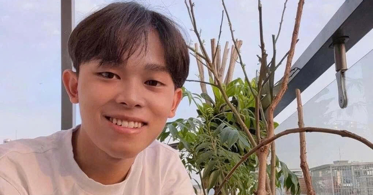 Ca sĩ Hồ Văn Cường mua nhà phố, tự tay chăm vườn rau xanh mướt