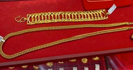Lén ngoại tình với cô gái quen qua TikTok, người đàn ông cay đắng phát hiện sợi dây chuyền vàng gần 315 triệu đồng đã 