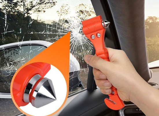 Nhiều tài xế Việt quá liều mạng khi không sắm búa phá kính, tam giác phản quang