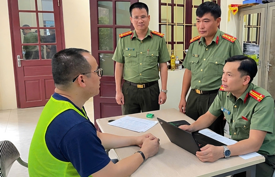 Triệt phá đường dây đánh bạc hàng nghìn tỷ đồng, nhiều thành viên có học vấn cao