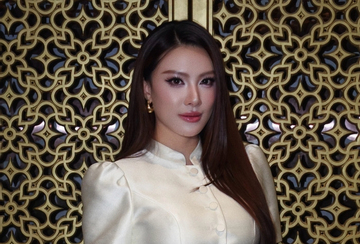 Á hậu Kim Duyên khoe thần thái quý cô sang trọng trong thiết kế trắng tối giản