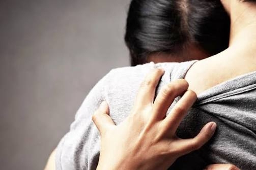 Vợ đau đớn phát hiện chồng ngoại tình nhờ một hộp sữa