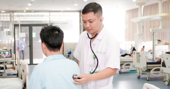 Nam du khách suy thận cấp do chủ quan trong kỳ nghỉ
