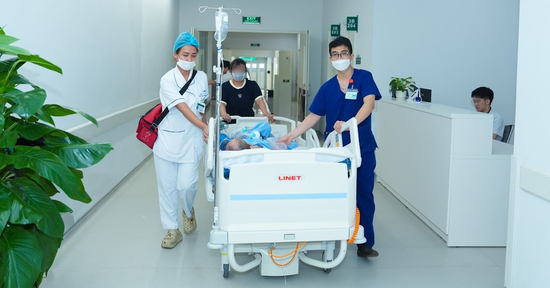 Nguy kịch sau ăn hải sản, nữ sinh được cứu sống nhờ 1 mũi tiêm sớm