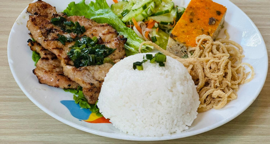 Chuyên gia dinh dưỡng chia sẻ sự thay đổi của cơ thể khi ăn cơm cả tuần
