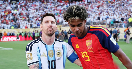 Sau 19 năm, cậu bé 5 tháng tuổi được Messi tắm cho ngày nào, nay đã trở thành 