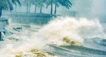 Biển Đông có thể đón bão cuối tuần này, miền Bắc sắp hứng đợt mưa lớn