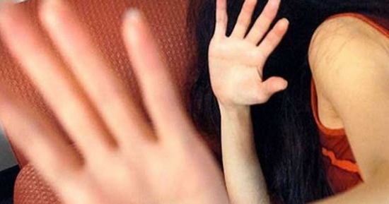 Cô gái thuê trọ bị hàng xóm giả danh quản lý xâm hại: Camera hành lang vạch trần kẻ phạm tội