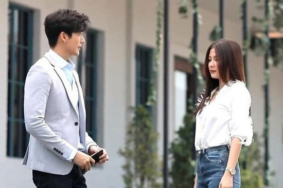 Lần lặng lẽ trở về thăm lại mái ấm cũ và con, thằng bé hét thất thanh bỏ chạy, còn vợ cũ cười lạnh