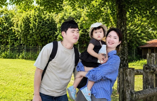 Sếp Nhật cưa đổ mẹ đơn thân quê Nghệ An hơn 8 tuổi: Từ buổi hẹn chia tiền 50/50 đến hôn nhân viên mãn