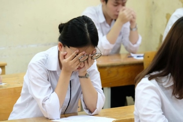 Có nên khoe điểm thi của con lên mạng xã hội?