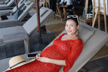 Thúy Diễm tăng 11 kg, nghén nặng ở tháng thứ bảy thai kỳ