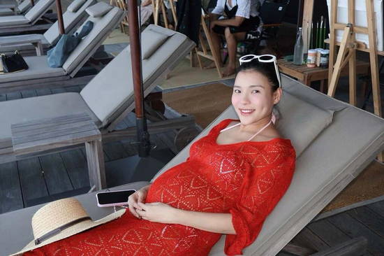 Thúy Diễm tăng 11 kg, nghén nặng ở tháng thứ bảy thai kỳ