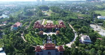 Công an xuất hiện tại chùa Bầu sau vụ cháu nhỏ bị đánh dã man